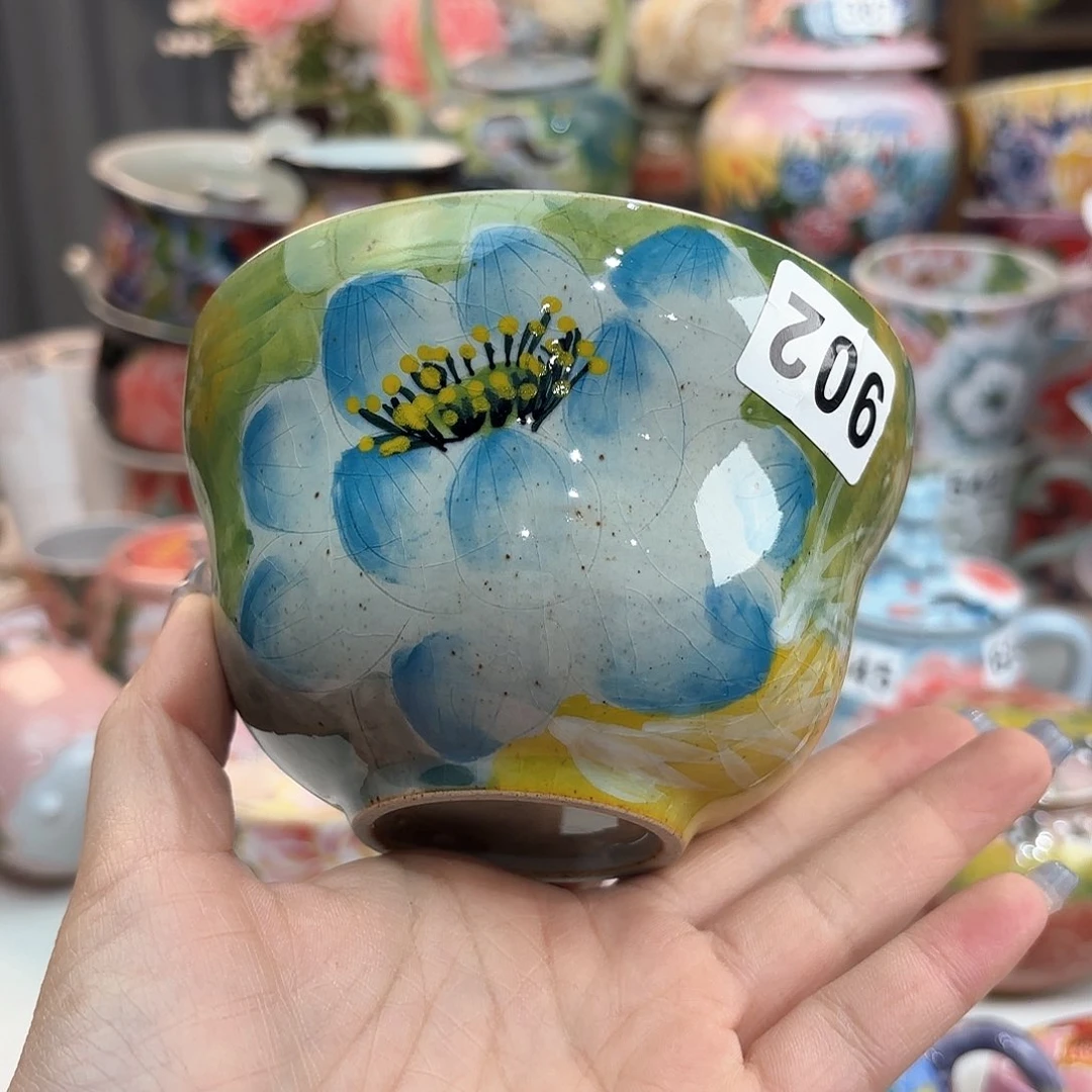 瓷片在这个社会是不允许有人喜欢和被