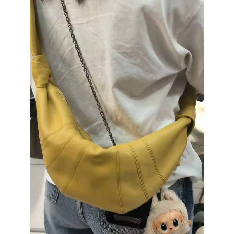 YUSHA/高档小号黄色斜跨牛角包