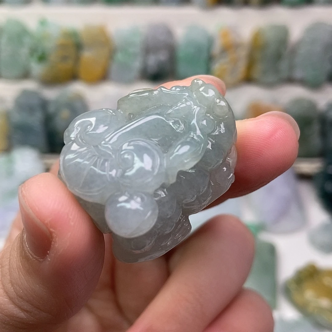 翡翠未镶嵌吊坠(赠链)