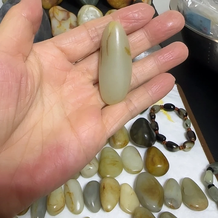 海***器和田玉（糖玉）未镶嵌颈饰