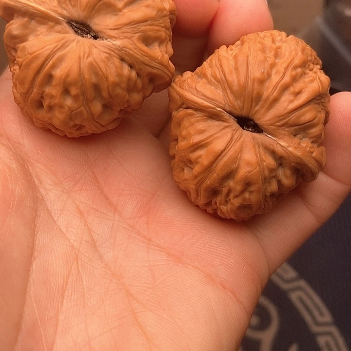 文玩核桃吊坠43全元宝