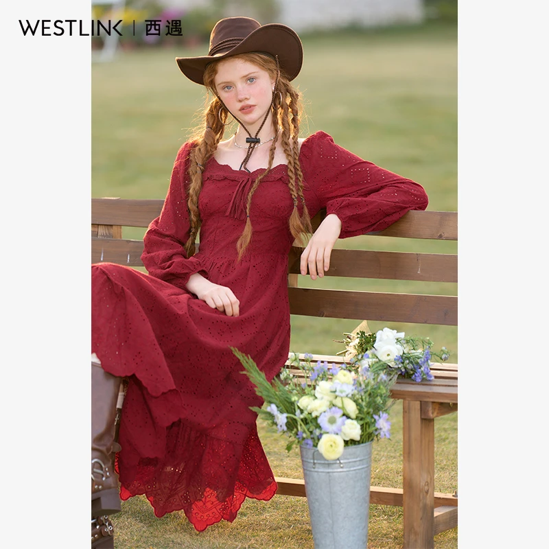 西遇法式红色连衣裙女2024年秋季新款镂空度假风绝美异域风长裙