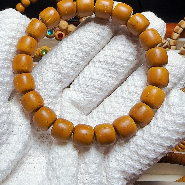 手串紫金鼠我**来半实心老型10.8左右