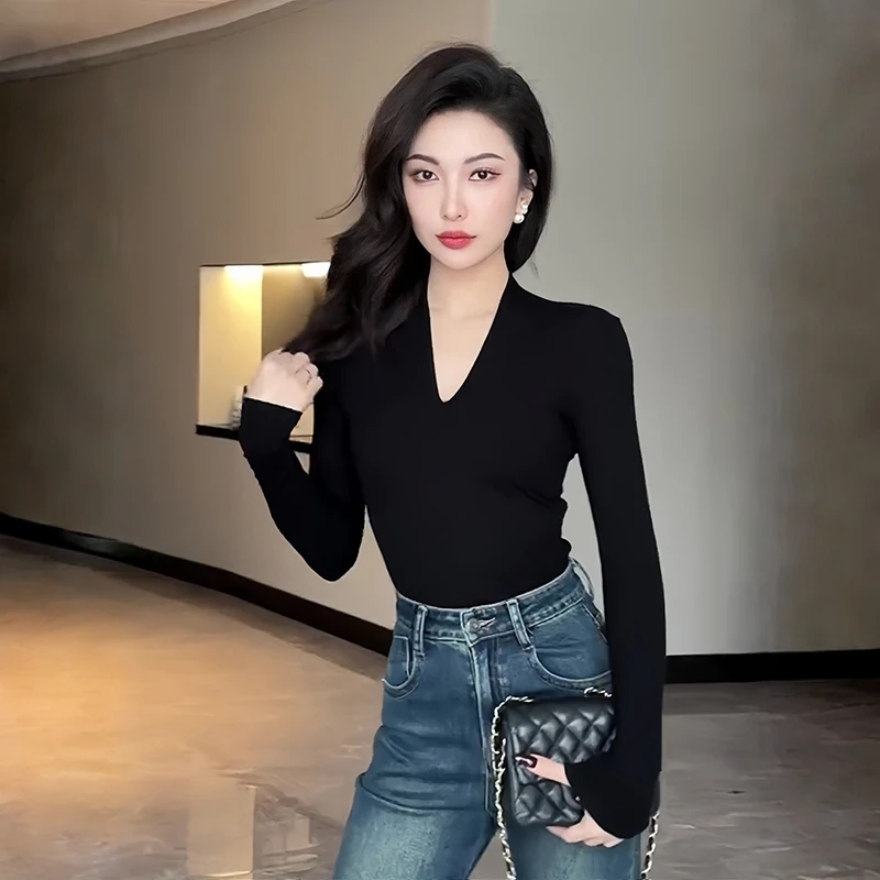 高级感气质辣妹v领长袖T恤女2025新款纯色简约百搭修身内搭打底衫
