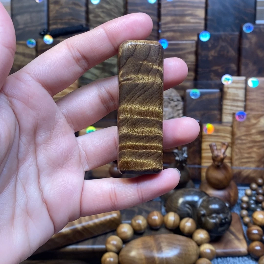 金丝楠无事牌萨*斯金丝楠木小叶桢楠