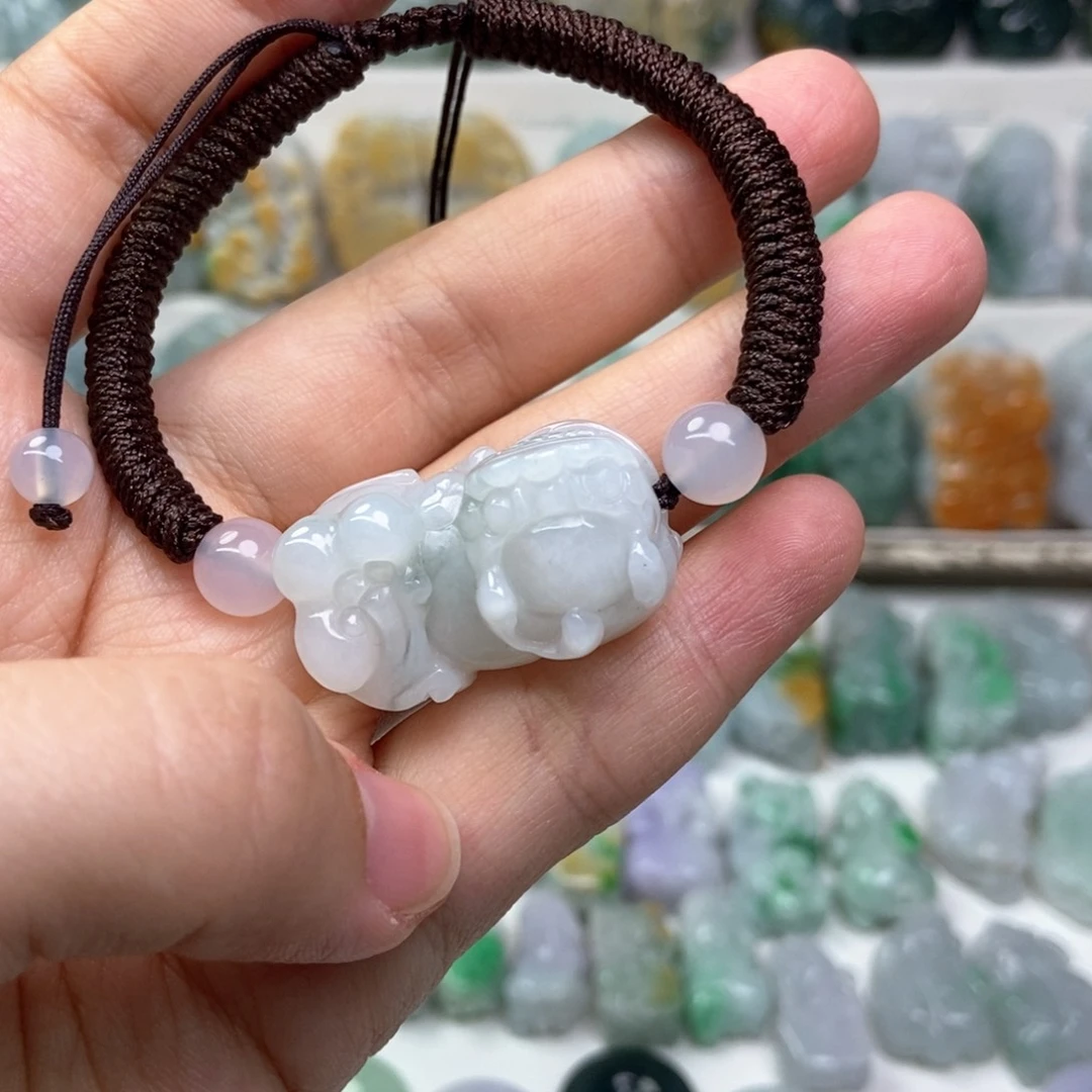 翡翠未镶嵌吊坠(赠链)