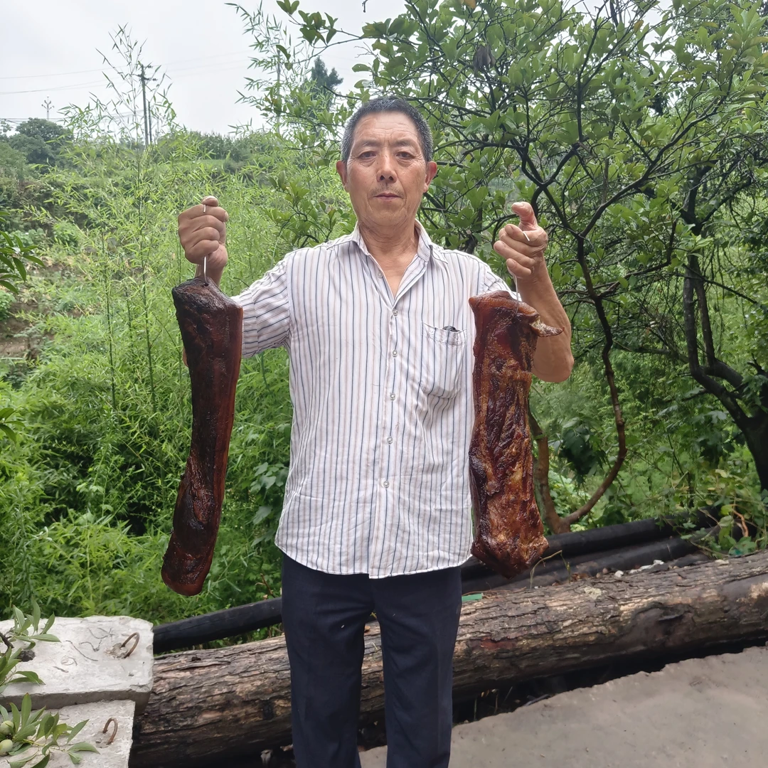 四川材火烟熏土猪腊五花现称现卖