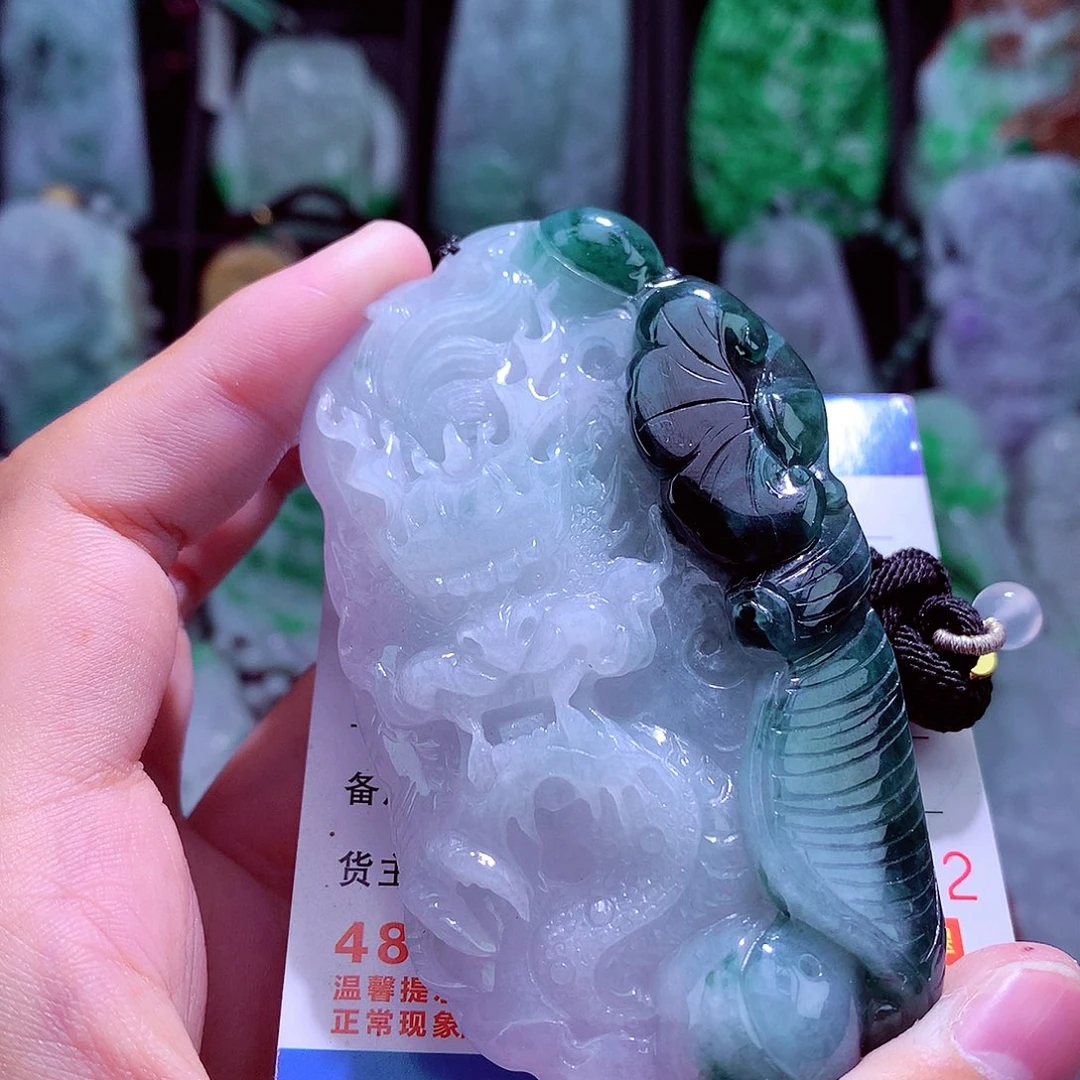 颈饰未镶嵌翡翠天然