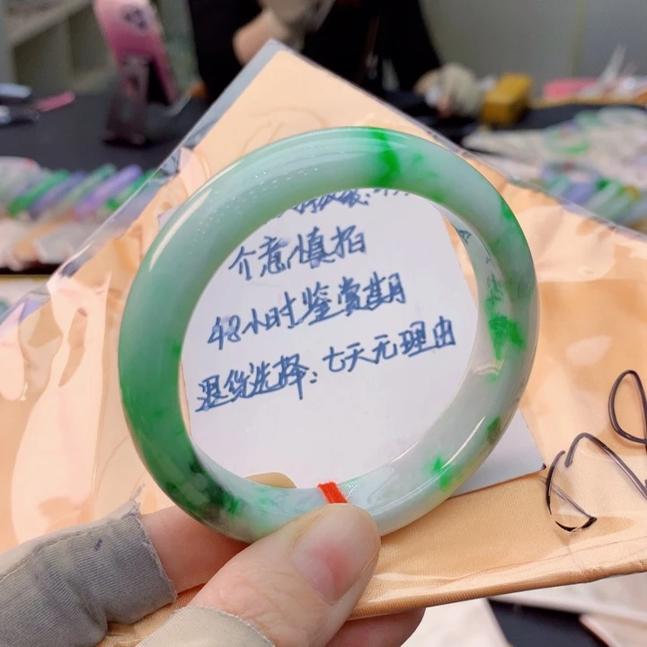 翡翠未镶嵌手镯翡翠手镯