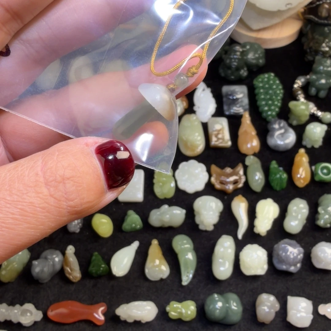 M***桐和田玉未镶嵌颈饰