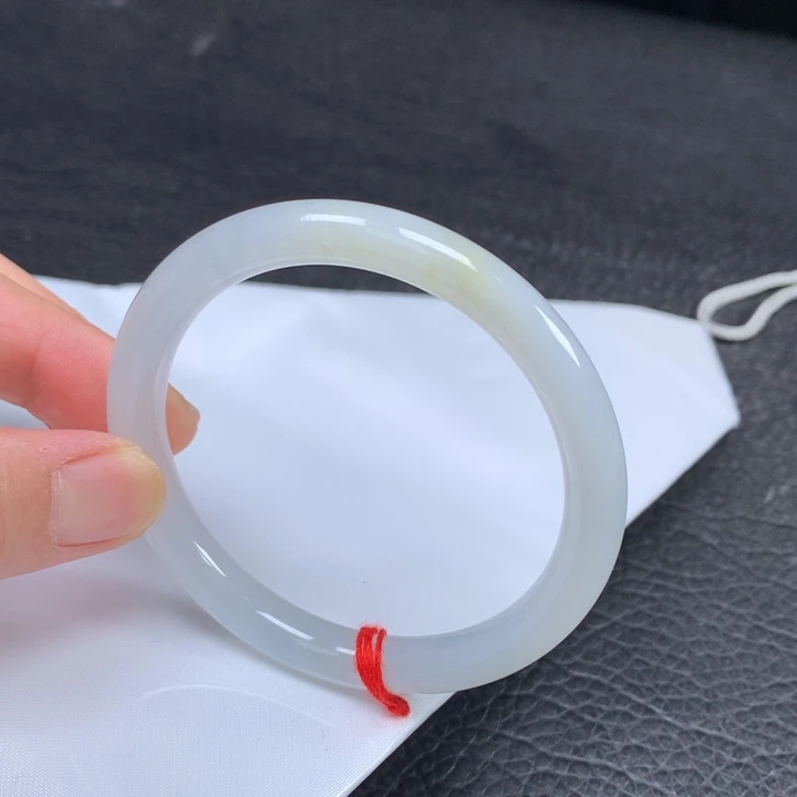 翡翠未镶嵌手镯（圆镯）