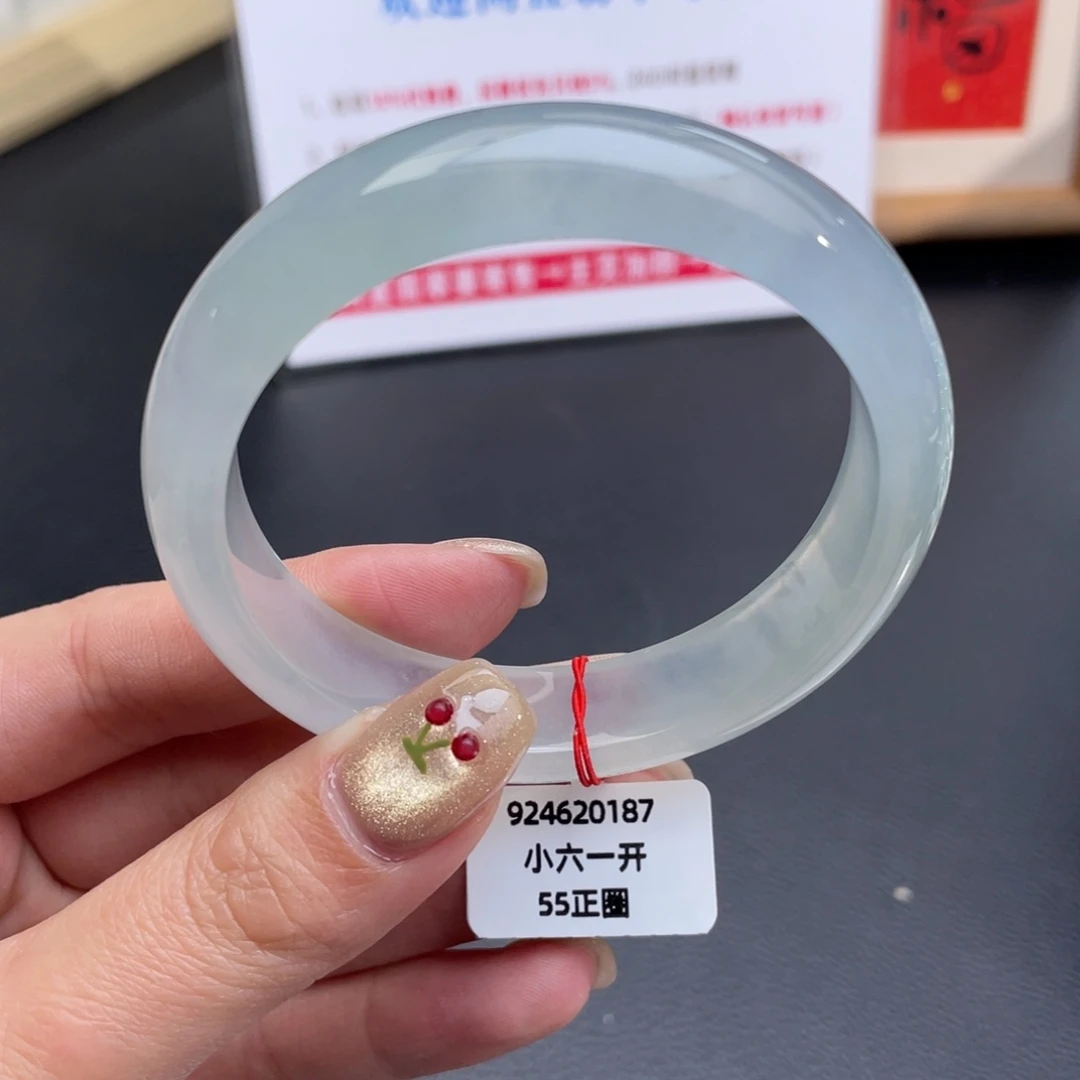 翡翠未镶嵌手镯正圈54种水起光