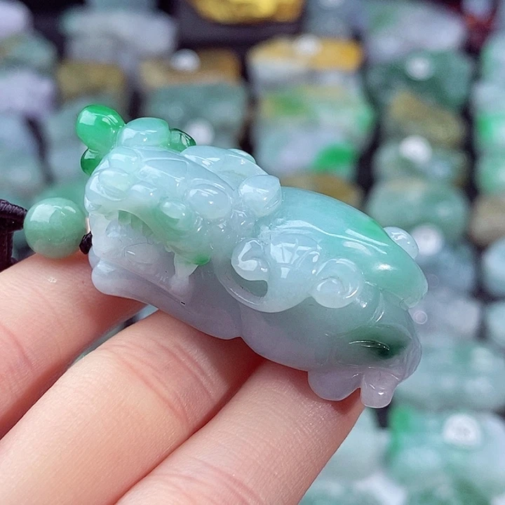 颈饰未镶嵌翡翠天然