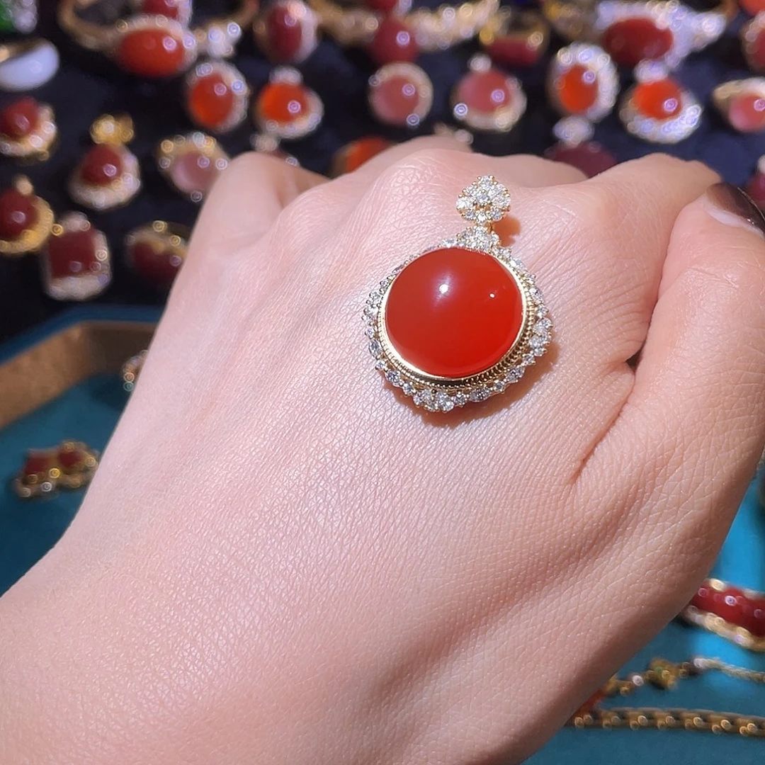 南红玛瑙18K金镶嵌吊坠(不含链)