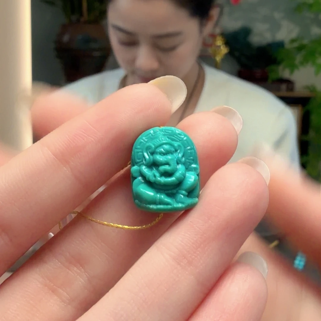 绿松石未镶嵌颈饰