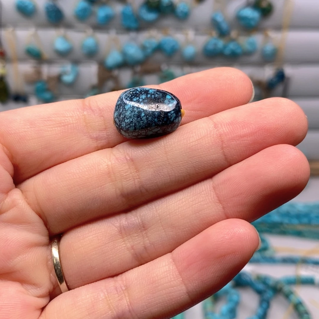 未镶嵌绿松石原矿