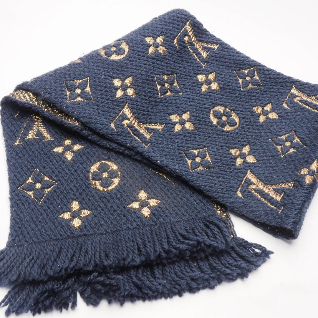 95新 LouisVuitton/路易威登 /蓝金满印围巾/97新
