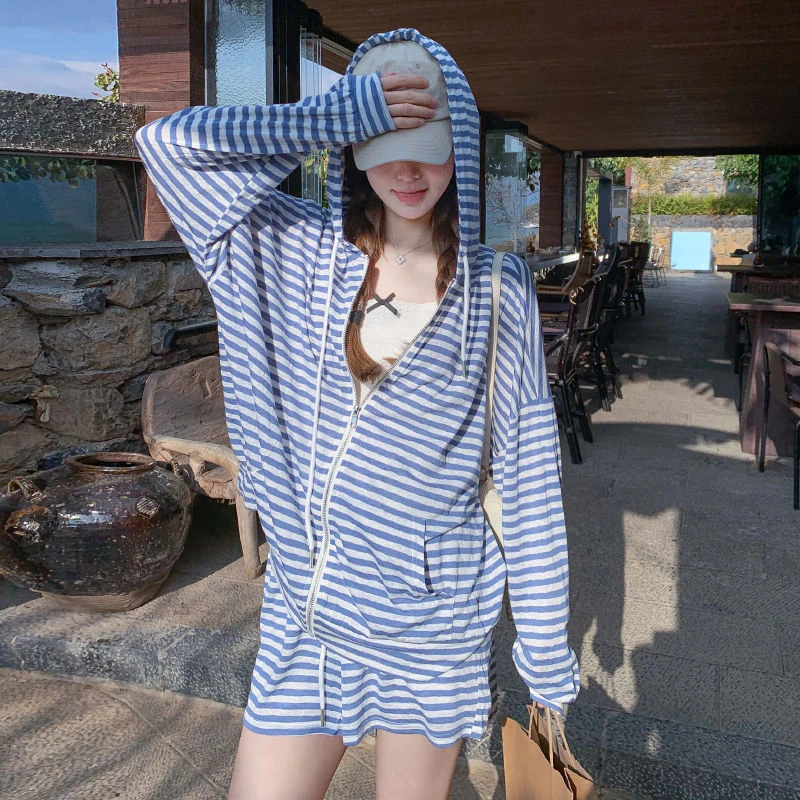休闲蓝色防晒条纹开衫短裤套装女2025新款小个子超好看减龄两件套