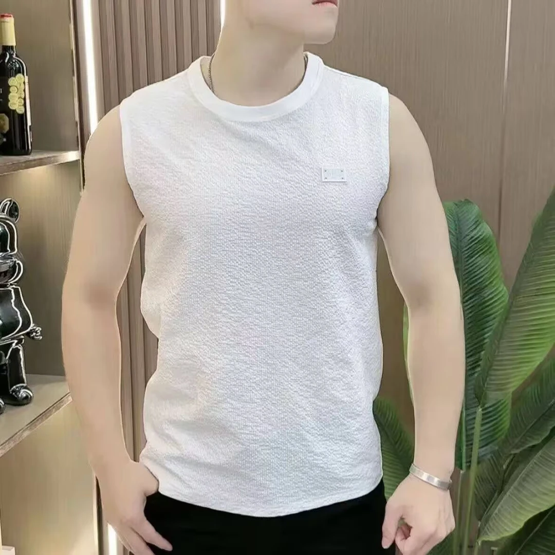 夏季新款男士肌理感圆领薄款泡泡纱面料马甲背心百搭潮流运动坎肩