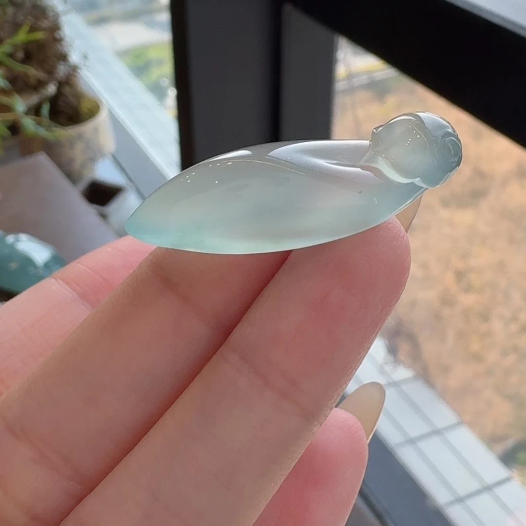 翡翠颈饰未镶嵌天空蓝如意