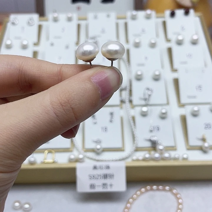淡水珍珠耳饰银S925镶嵌金**?