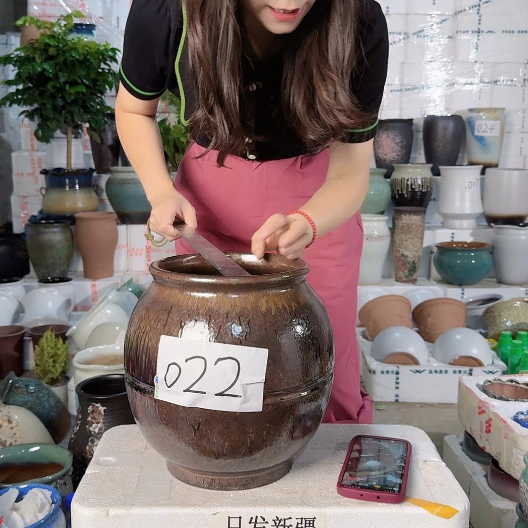 咖色大陶盆一个装口18高25