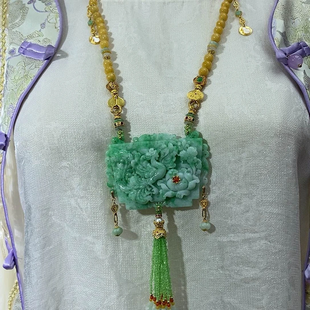 翡翠未镶嵌颈饰吊坠