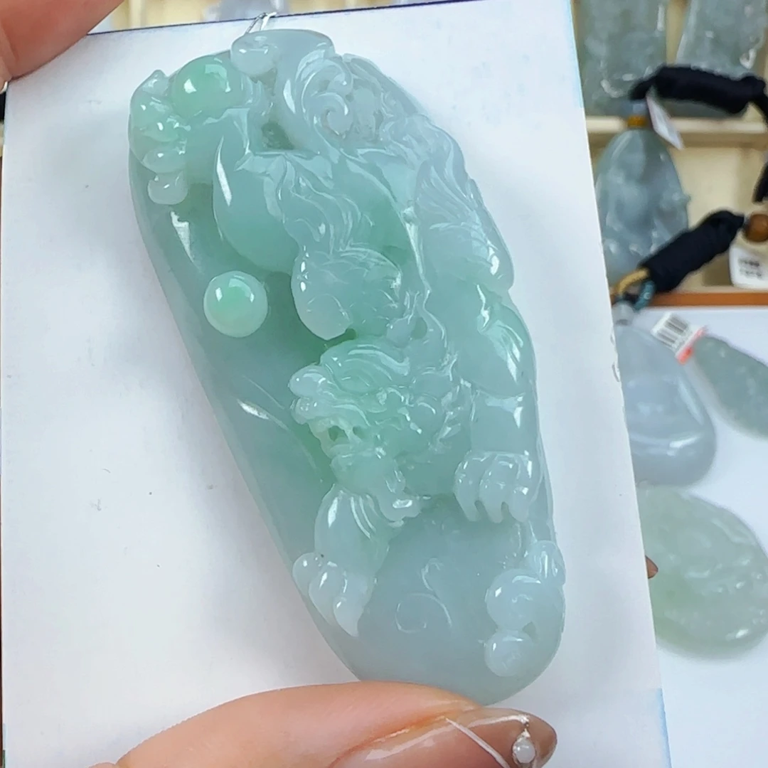 翡翠未镶嵌颈饰