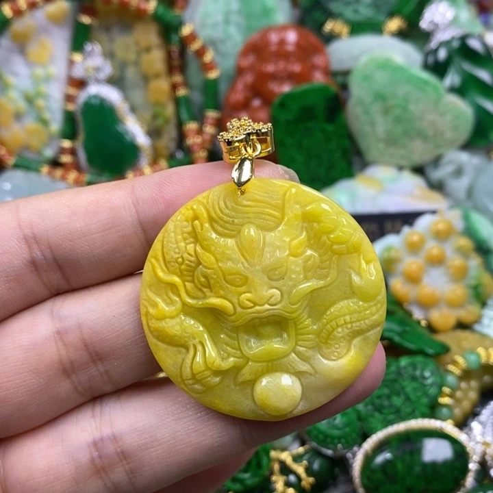 翡翠未镶嵌吊坠(赠链)