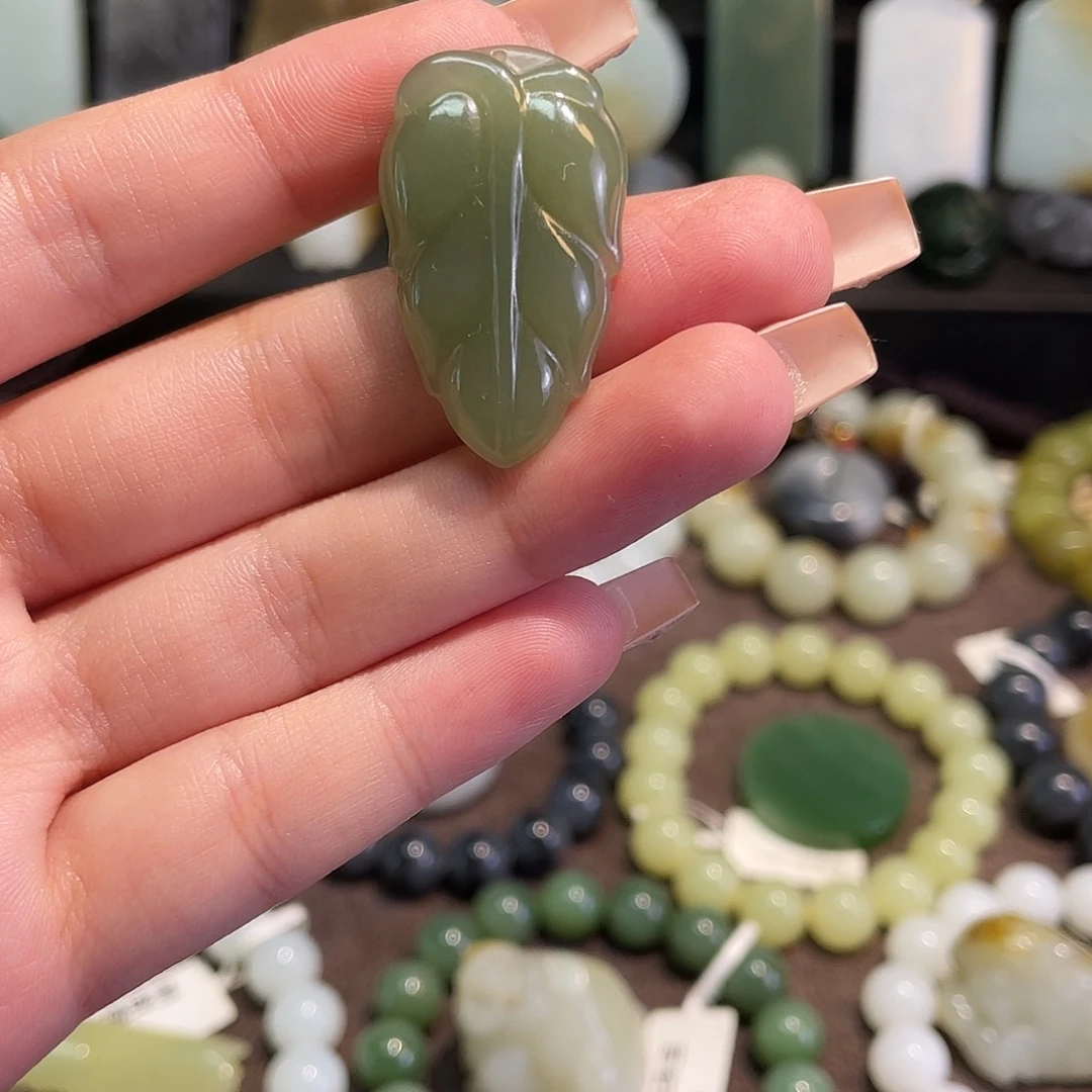 和田玉（糖玉）未镶嵌颈饰