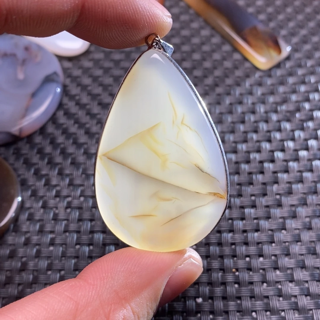 玛瑙/玉髓颈饰未镶嵌