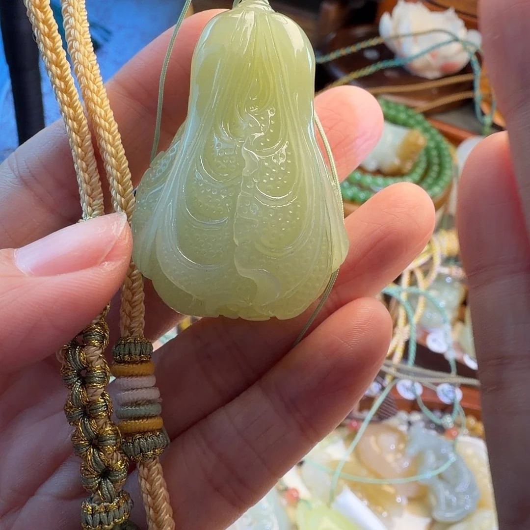 七***子和田玉未镶嵌颈饰