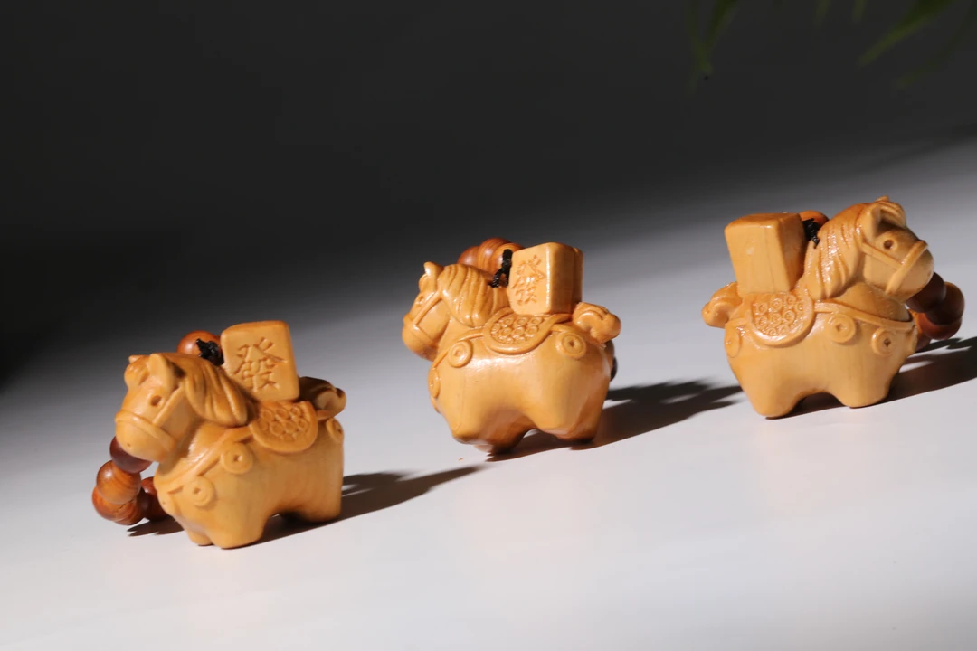 崖柏马上有米把件（多样性发货发其一）约42*35*24mm约14g S1215-01