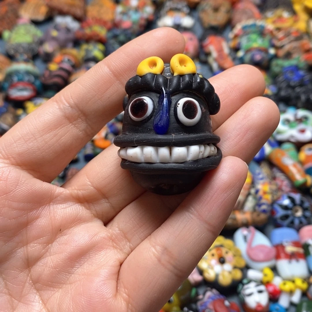 琉璃颈饰印度尼西亚大牙