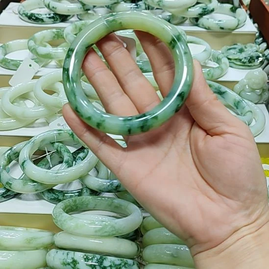 吉***意透闪石-蛇纹石玉未镶嵌手镯