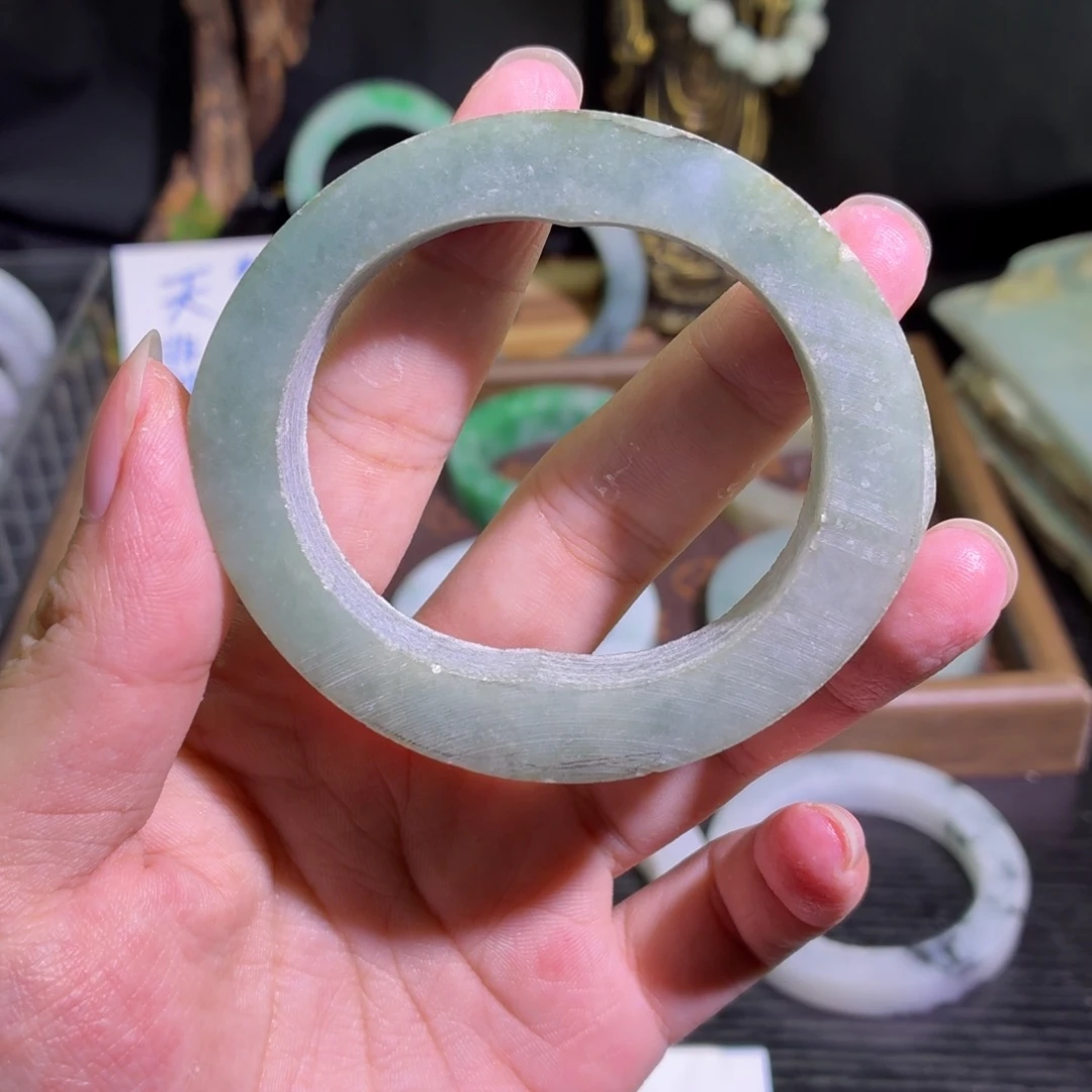 定制翡翠未镶嵌天然翡翠A货毛胚手镯