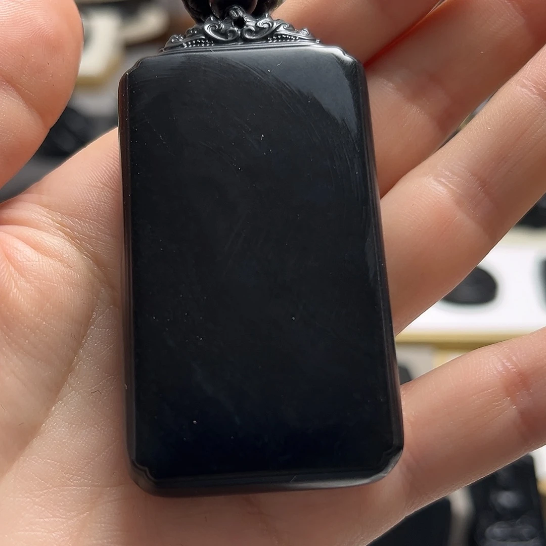 和田玉（墨玉）未镶嵌颈饰47高羊脂包容