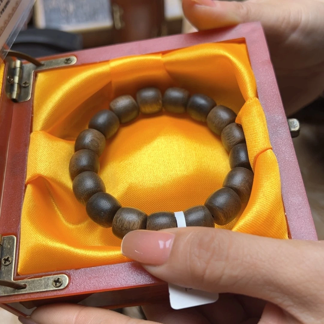 大叶紫檀（黑酸枝木类）