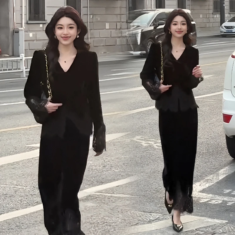 春秋2026新款法式黑色轻熟V领蕾丝拼接上衣显瘦高腰半身裙两件套