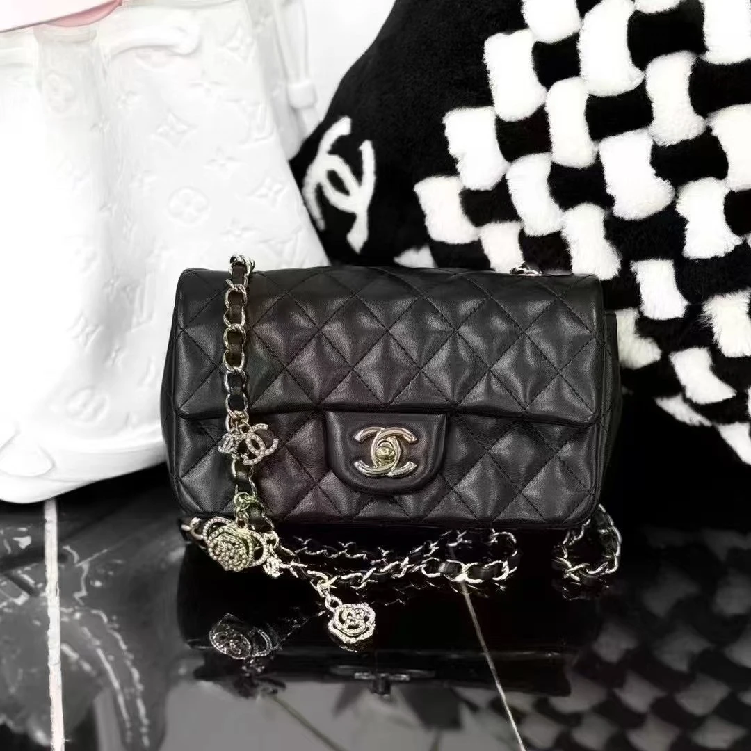 99新 Chanel/香奈儿 多元素吊坠皮穿链条黑金羊皮CF大mini斜挎包