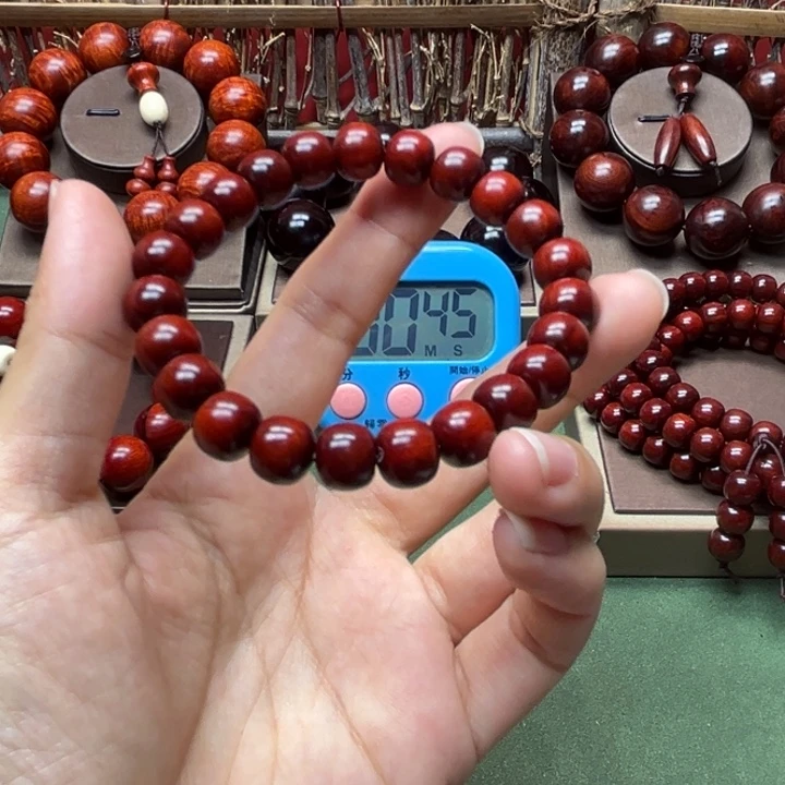 临***伟木小叶紫檀手工艺