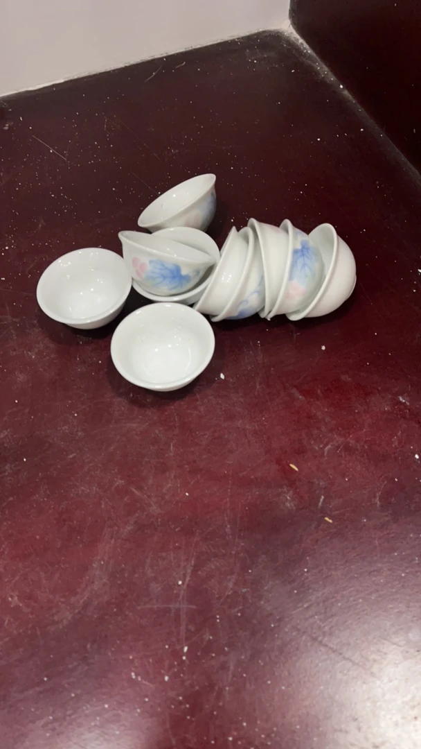 釉下五彩小酒杯十个