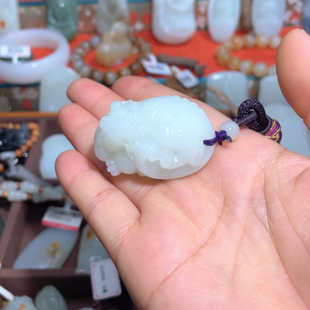 颈饰未镶嵌和田玉