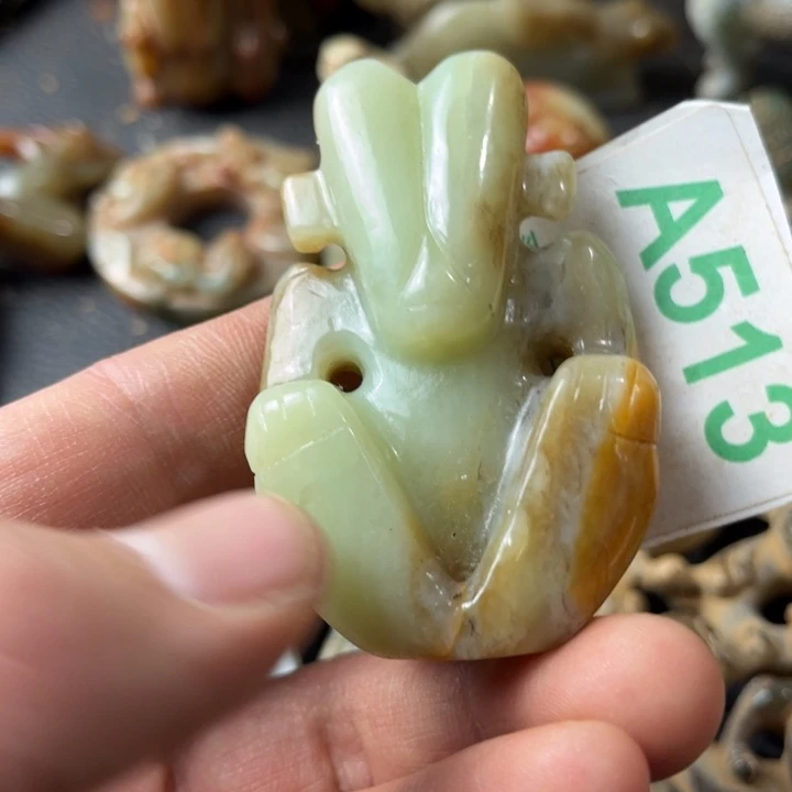 和田玉颈饰未镶嵌雪*哥