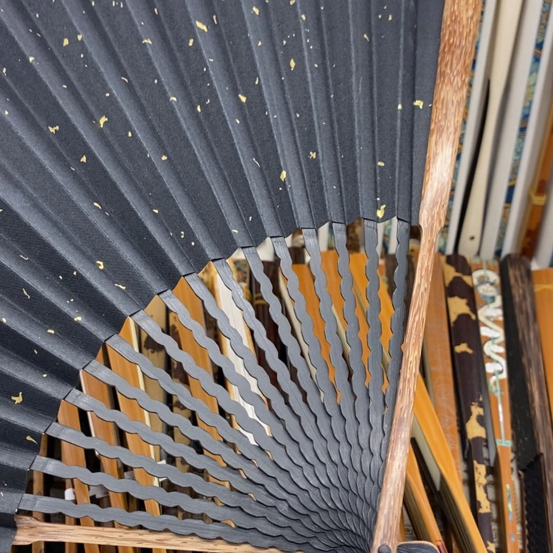 扇子？*路路咯摸摸哦哦啦啦啊操哦