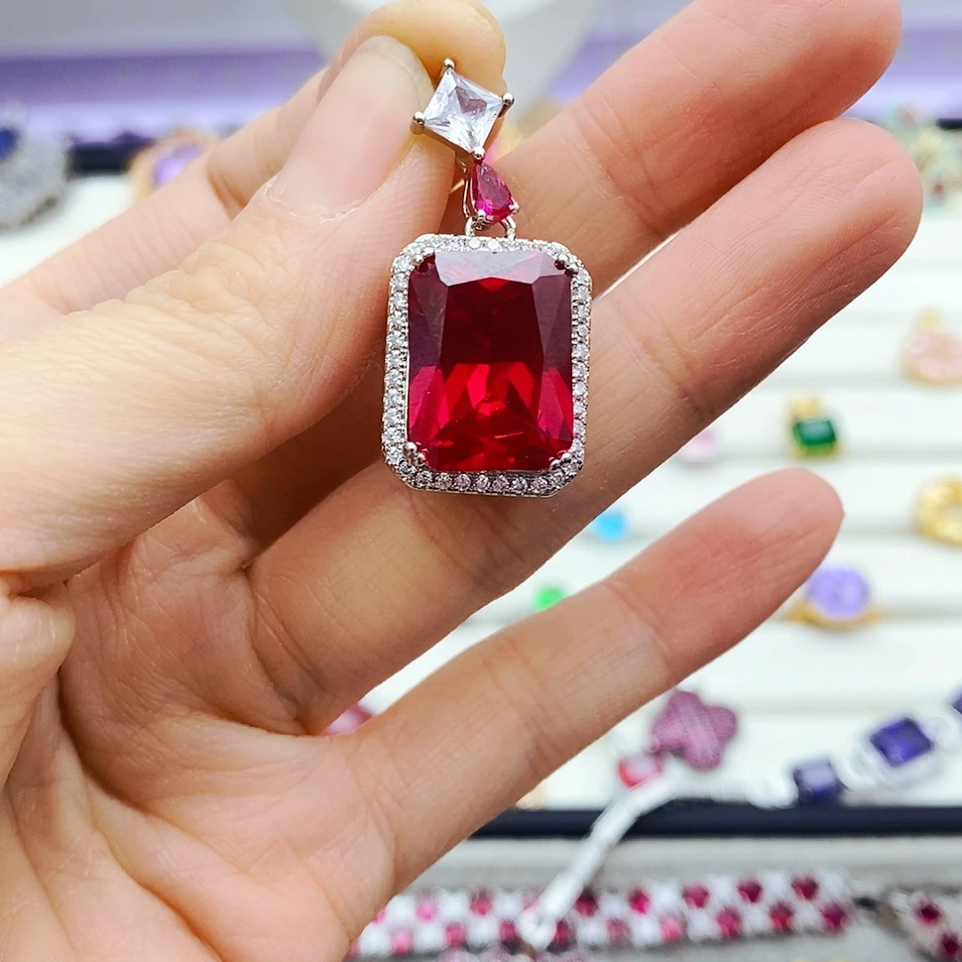 吊坠(赠链)未镶嵌红宝石