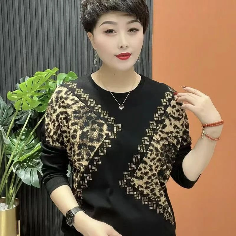 胖人妈妈装长袖女装拼接卫衣女2025春秋款镶钻印花圆领蝙蝠衫上衣