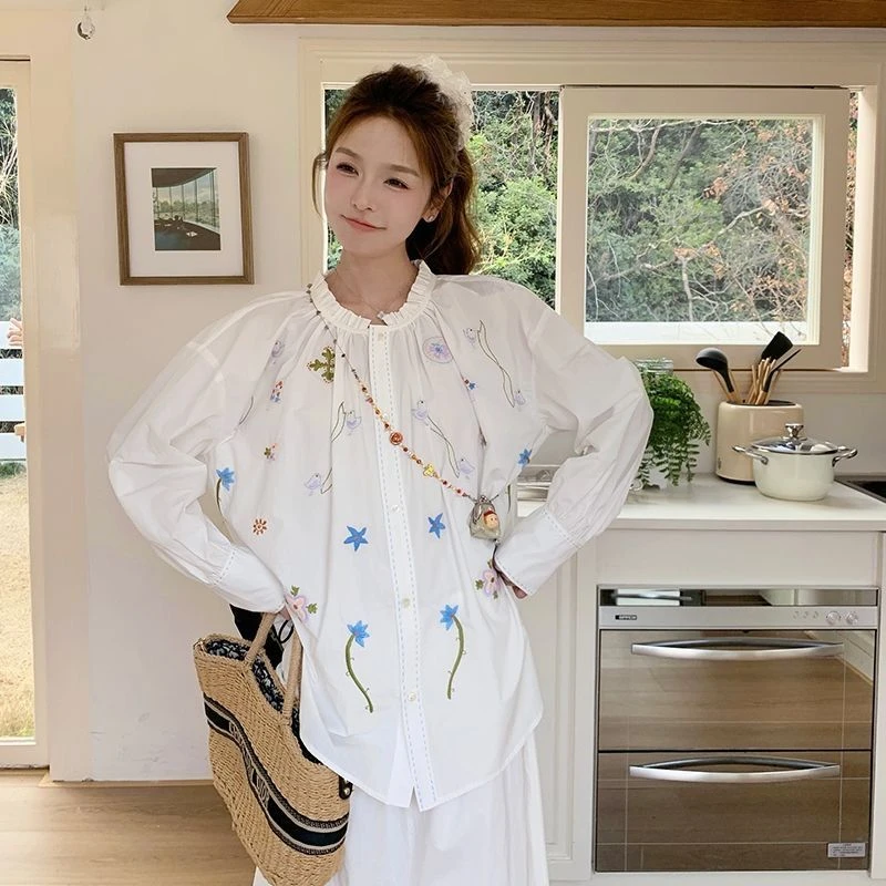 法式气质彩色刺绣花边度假风白色衬衫女夏季新款韩系宽松长袖上衣