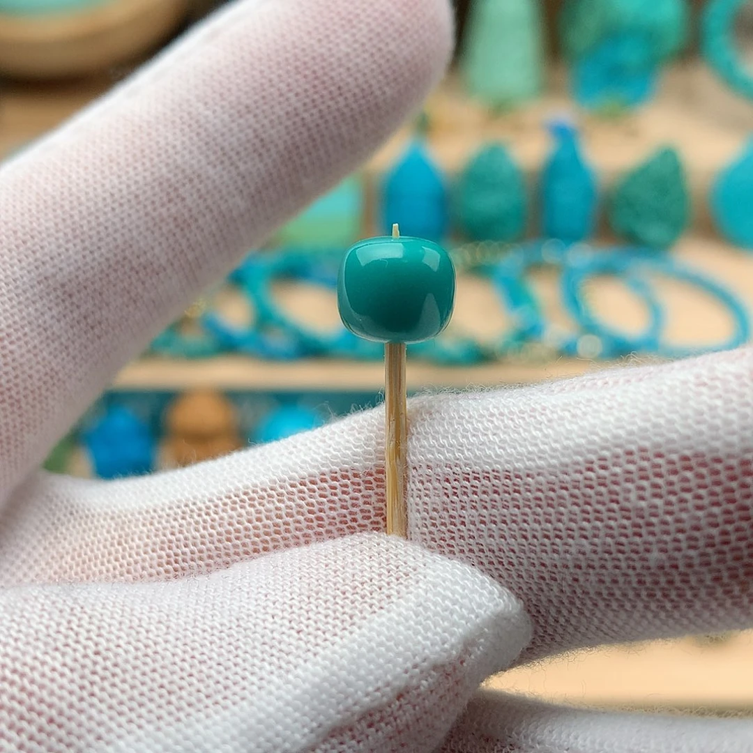 绿松石未镶嵌珠宝奇石