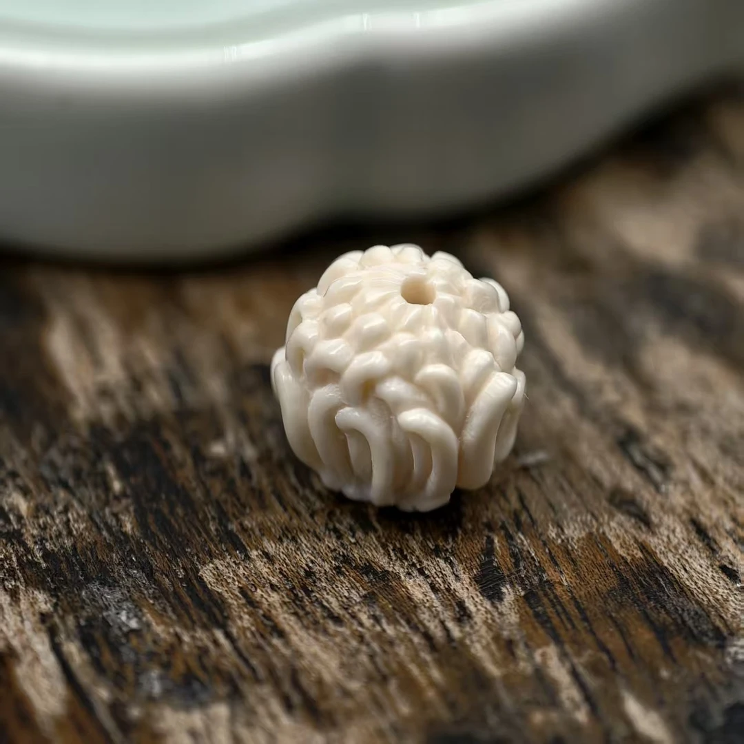 T637【菊花】精品猛犸象牙11.8左右文玩顶珠配珠锁骨珠精工配饰